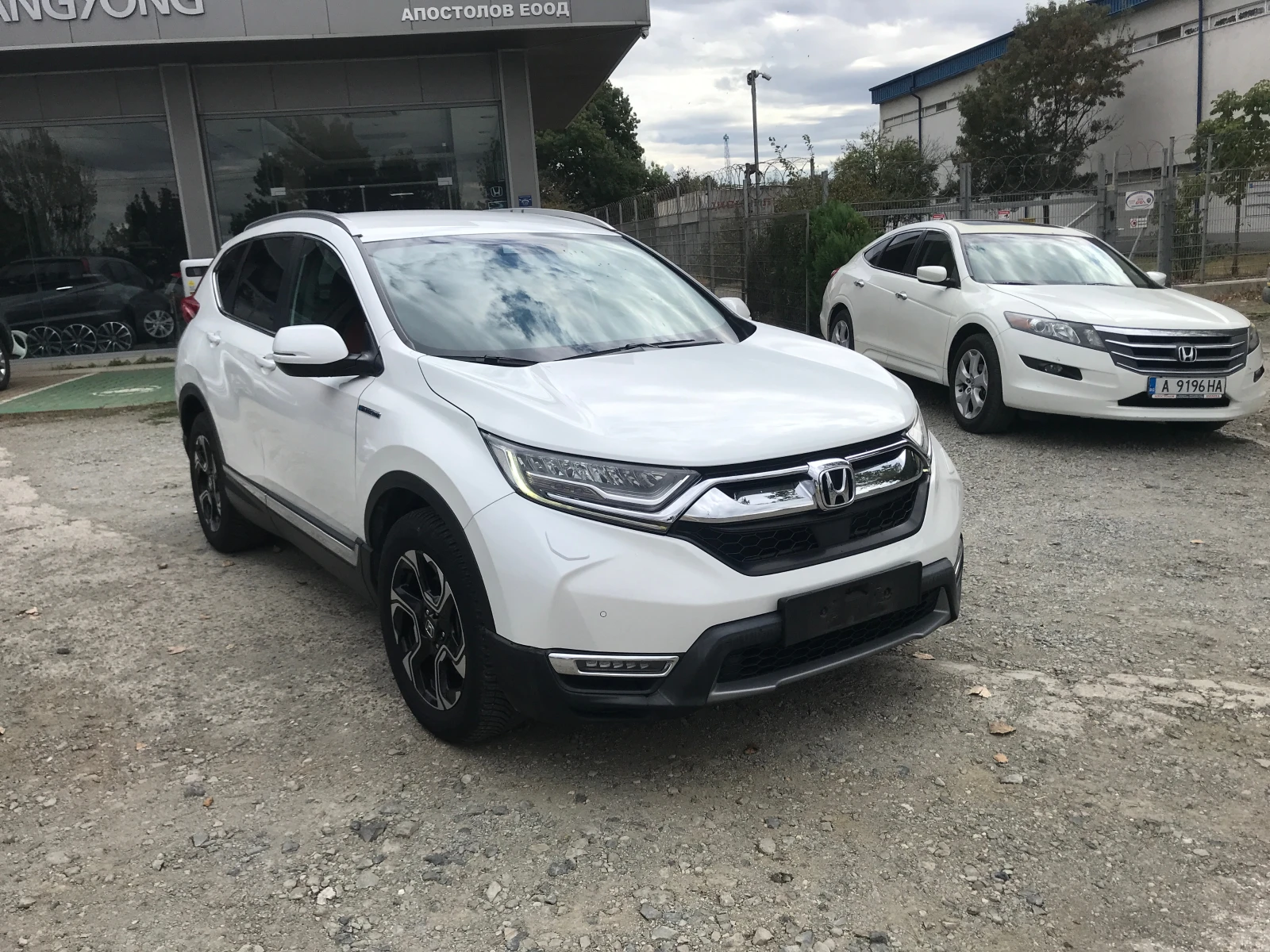 Honda Cr-v 2, 0 HYBRID AWD, снимка 3 - Автомобили и джипове - 56197633