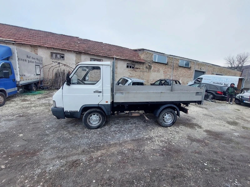 Nissan Trade 2.8D, снимка 2 - Бусове и автобуси - 48830296