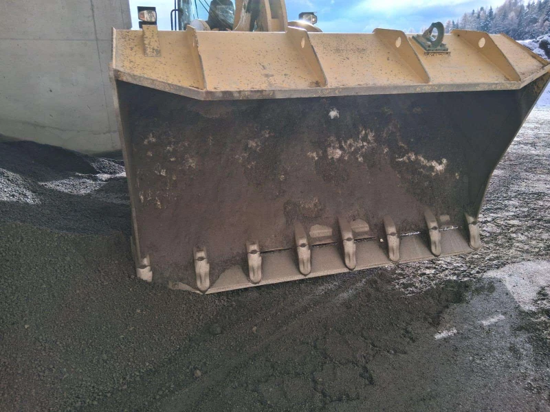 Челен товарач Komatsu, снимка 3 - Индустриална техника - 52643862