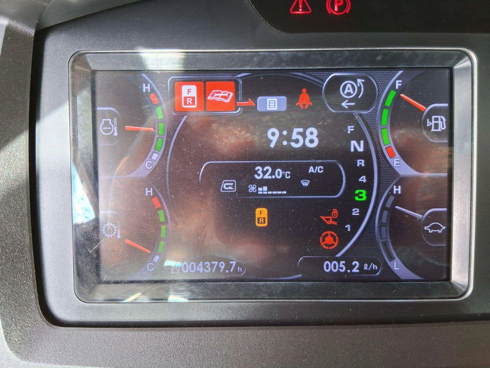 Челен товарач Komatsu  - изображение 9