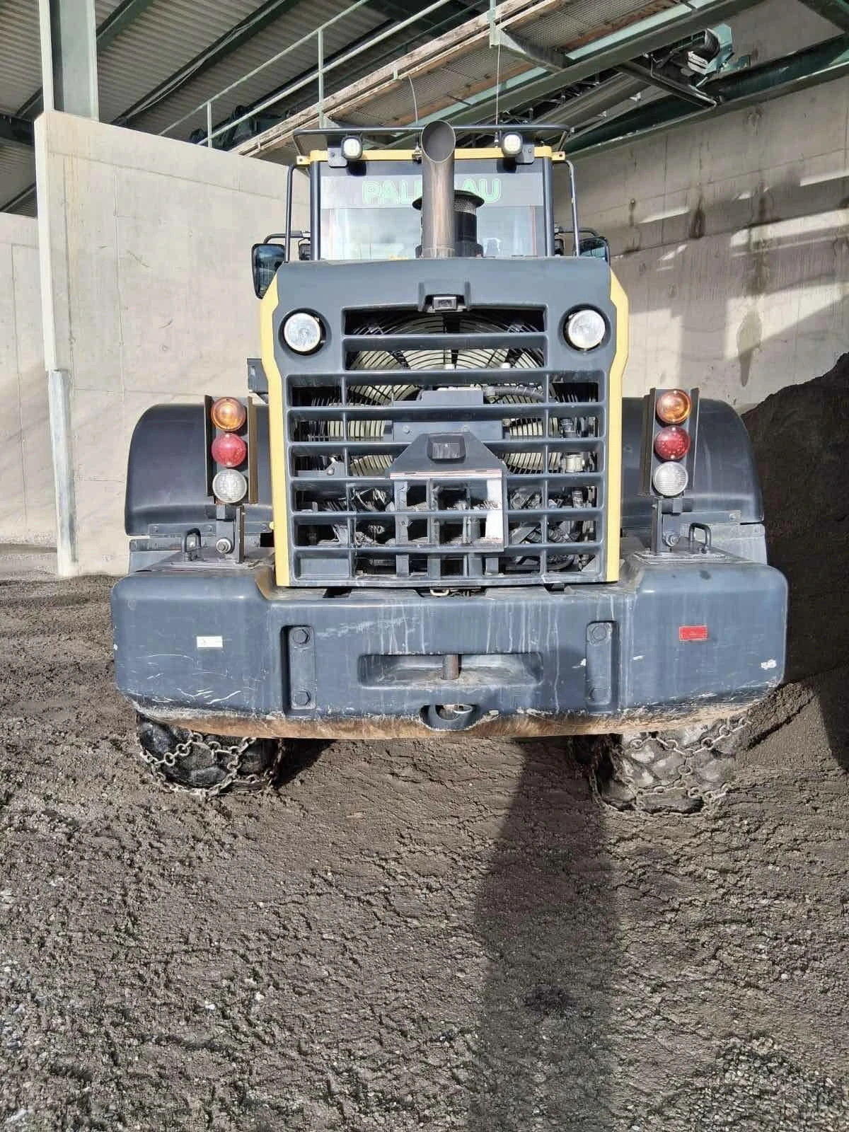 Челен товарач Komatsu  - изображение 2