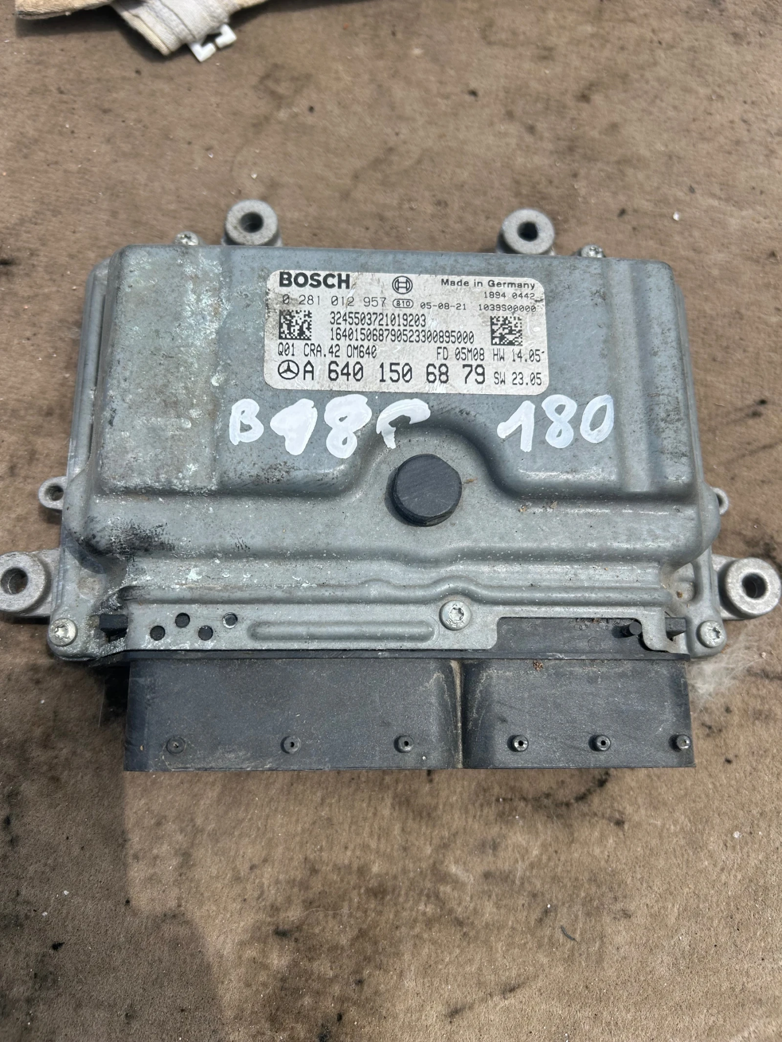 A6401506879 компютър двигател MERCEDES B180CDI 0281012957