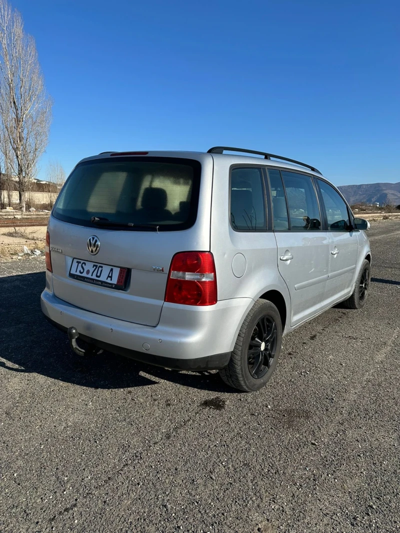 VW Touran 1.9TDI, снимка 8 - Автомобили и джипове - 48840334