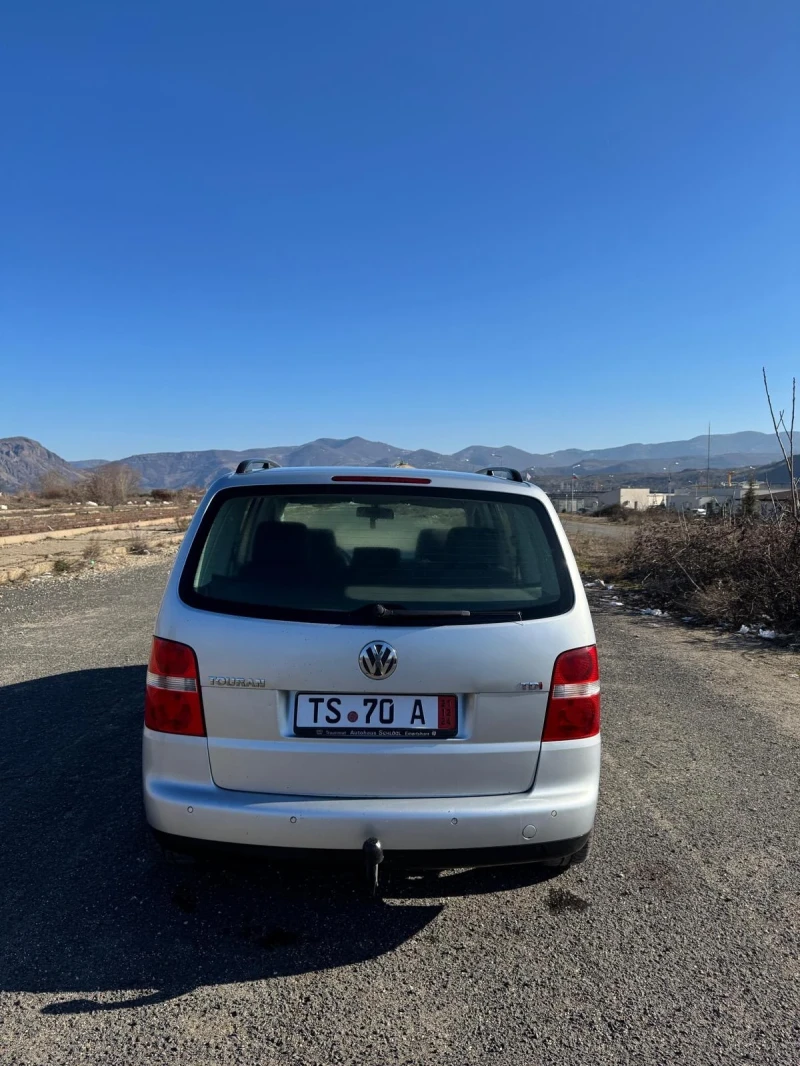 VW Touran 1.9TDI, снимка 9 - Автомобили и джипове - 48840334