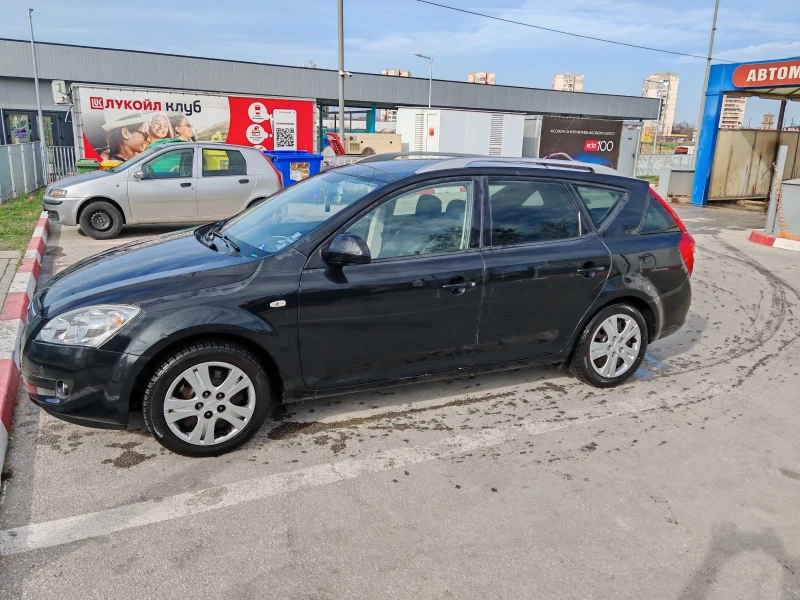 Kia Ceed 1.6i, снимка 1 - Автомобили и джипове - 49495290