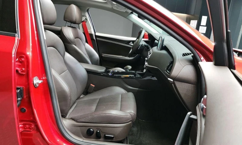 Kia Stinger 2.0 Turbo AWD * НАЙ-ДОБРА ЦЕНА В БЪЛГАРИЯ* , снимка 9 - Автомобили и джипове - 51966598