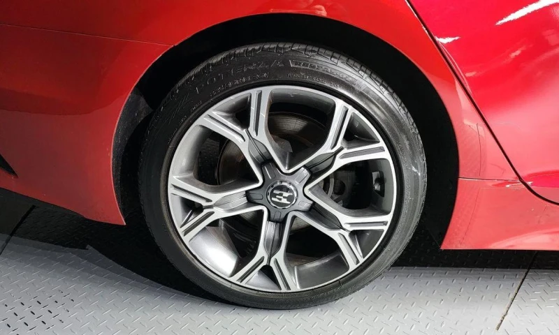 Kia Stinger 2.0 Turbo AWD * НАЙ-ДОБРА ЦЕНА В БЪЛГАРИЯ* , снимка 3 - Автомобили и джипове - 51966598