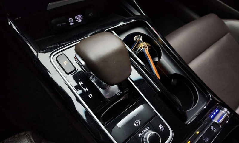 Kia Stinger 2.0 Turbo AWD * НАЙ-ДОБРА ЦЕНА В БЪЛГАРИЯ* , снимка 7 - Автомобили и джипове - 51966598