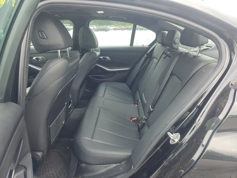 BMW 330 M-pkg* Xdrive* Пано* Подгрев, снимка 13 - Автомобили и джипове - 52317889
