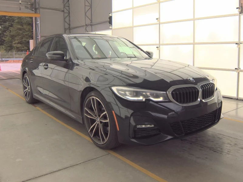 BMW 330 M-pkg* Xdrive* Пано* Подгрев, снимка 3 - Автомобили и джипове - 52317889