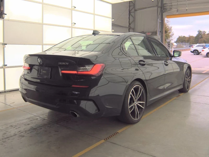 BMW 330 M-pkg* Xdrive* Пано* Подгрев, снимка 4 - Автомобили и джипове - 52317889