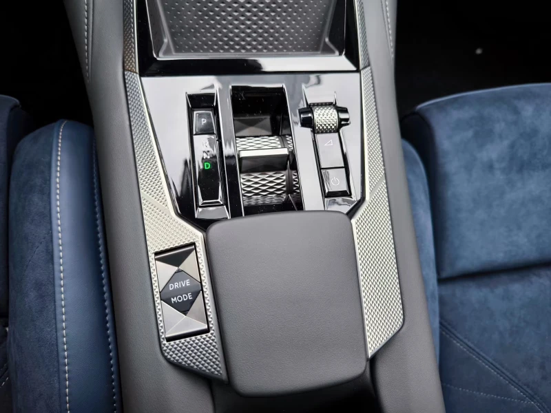 DS DS 4 НОВ!/No.4 JULES VERNE/212HP/MASSAGE/CAM/LED/498g, снимка 8 - Автомобили и джипове - 52170219