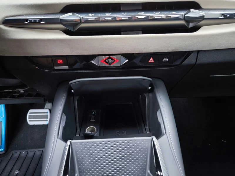 DS DS 4 НОВ!/No.4 JULES VERNE/212HP/MASSAGE/CAM/LED/498g, снимка 14 - Автомобили и джипове - 52170219