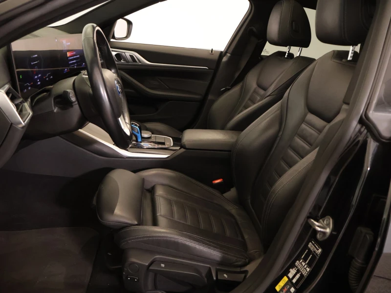 BMW i4, снимка 8 - Автомобили и джипове - 53010420