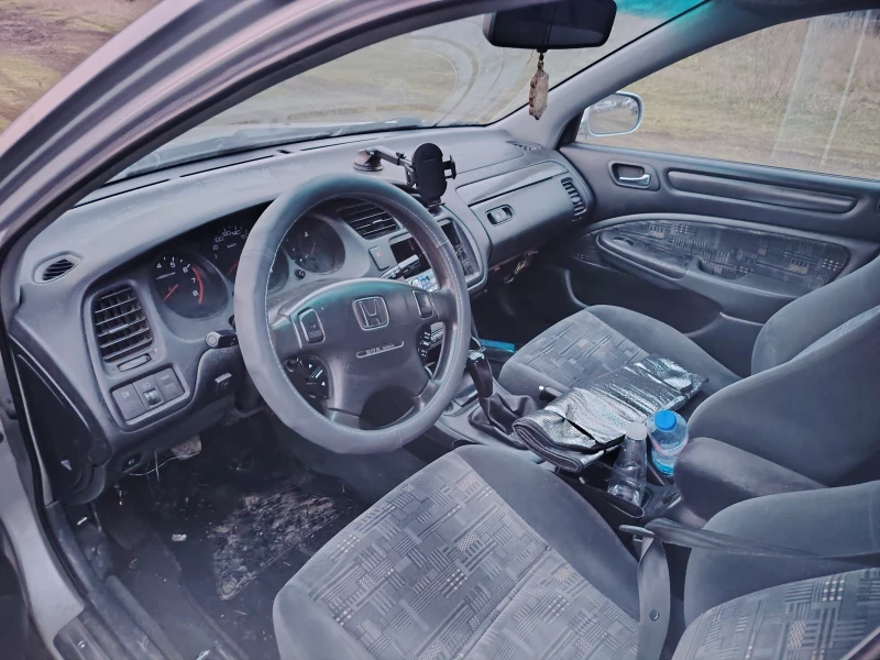 Honda Accord 1.8 Vtec, снимка 5 - Автомобили и джипове - 53223172