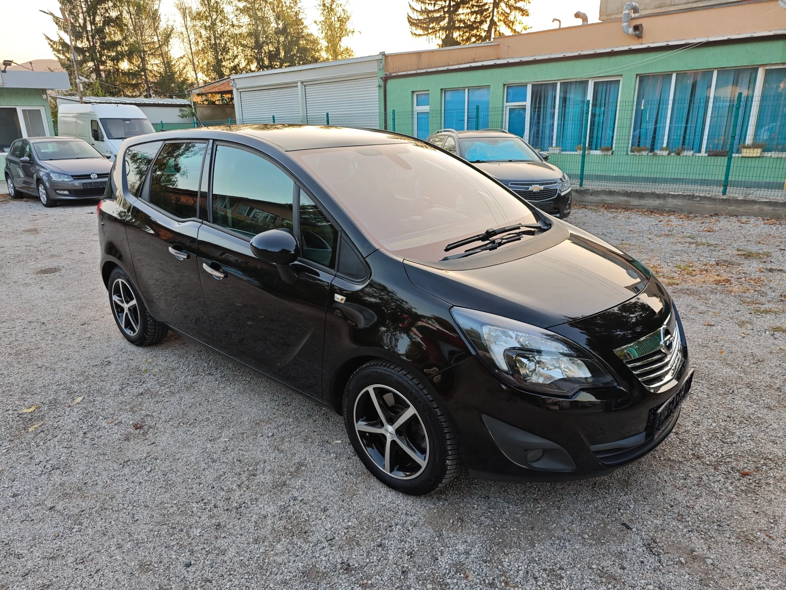 Opel Meriva 1.4i-Turbo/Cosmo/Panorama/CH - изображение 2