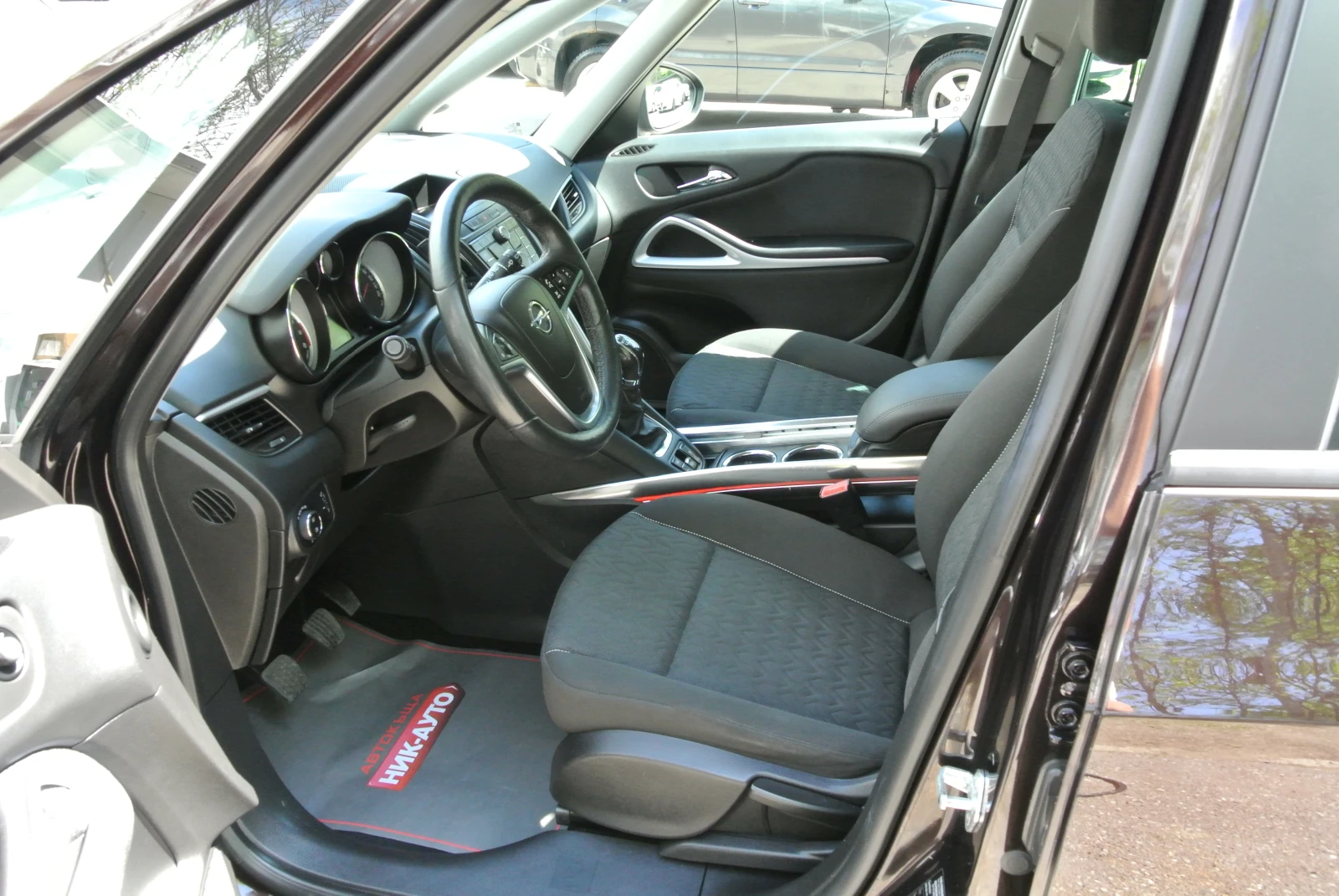 Opel Zafira Tourer* EcoFlex 1.4T* 7M - изображение 9
