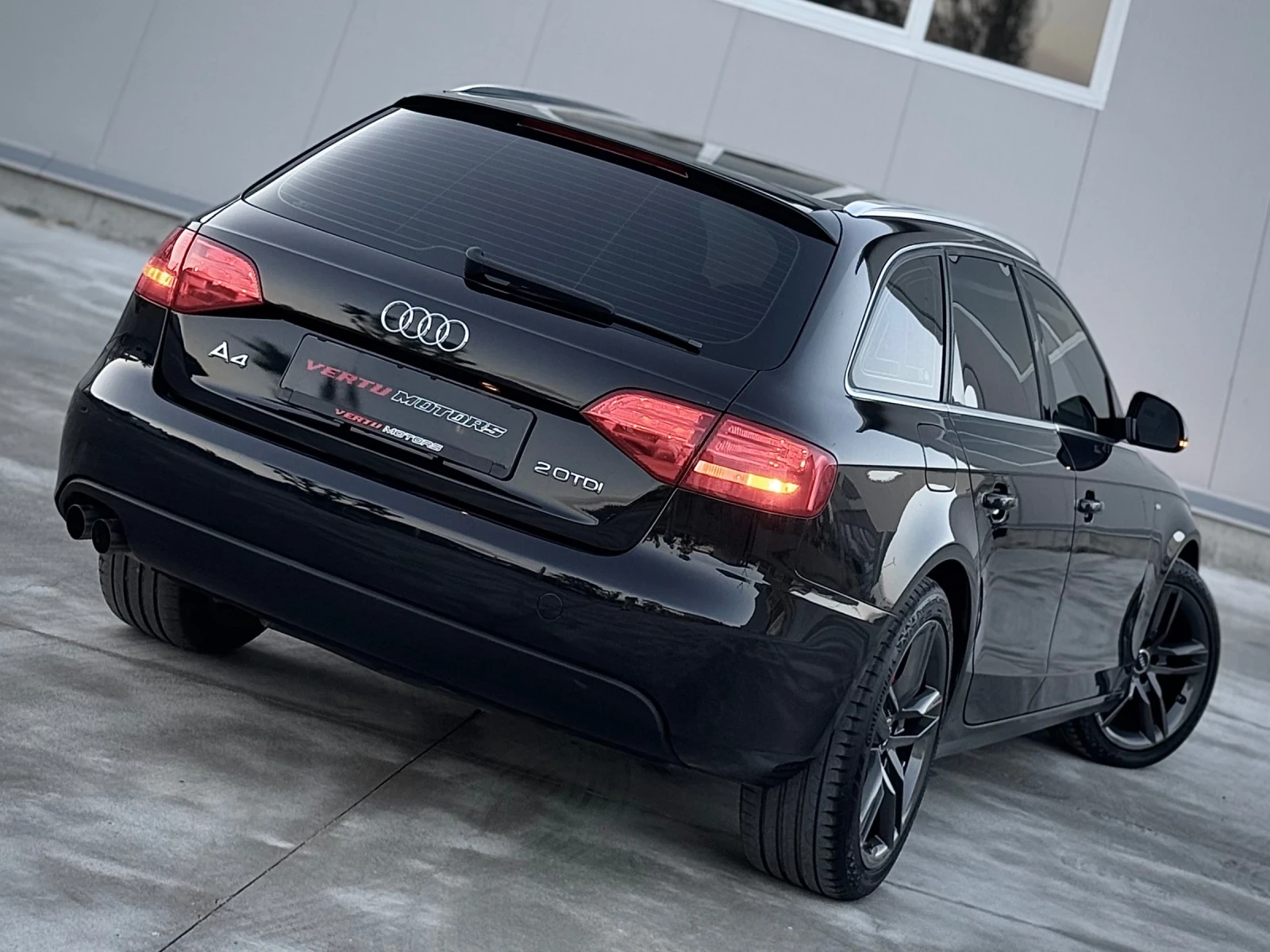 Audi A4 2.0TDI / S-Line / Memory / Led / Automatic 8-speed - изображение 6