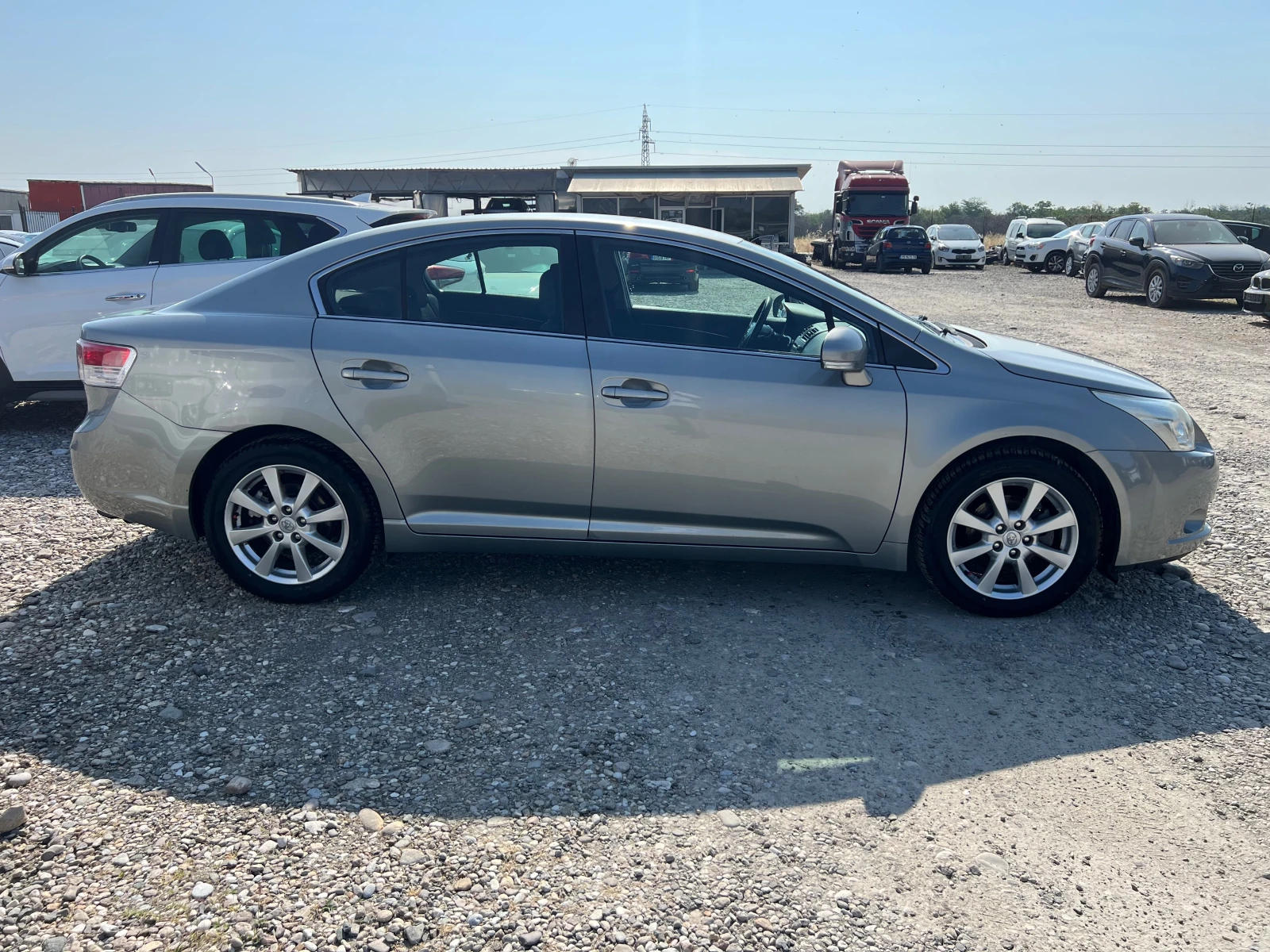 Toyota Avensis 1.8 (КАТО НОВА) - изображение 4