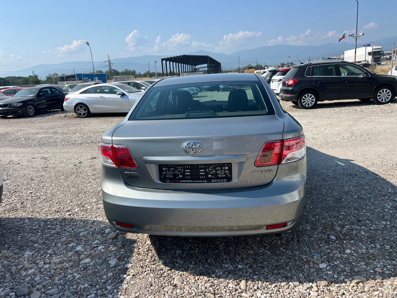 Toyota Avensis 1.8 (КАТО НОВА) - изображение 6