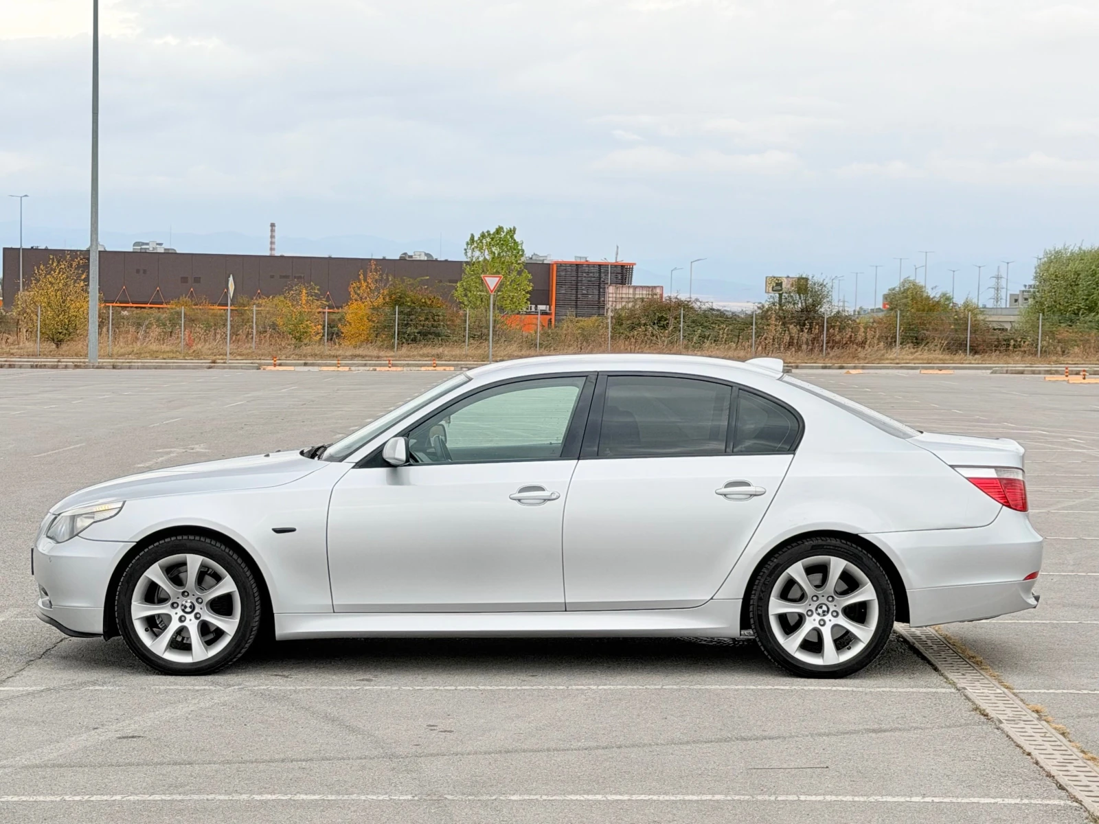 BMW 525 Бензин/Газ, снимка 3 - Автомобили и джипове - 56547166