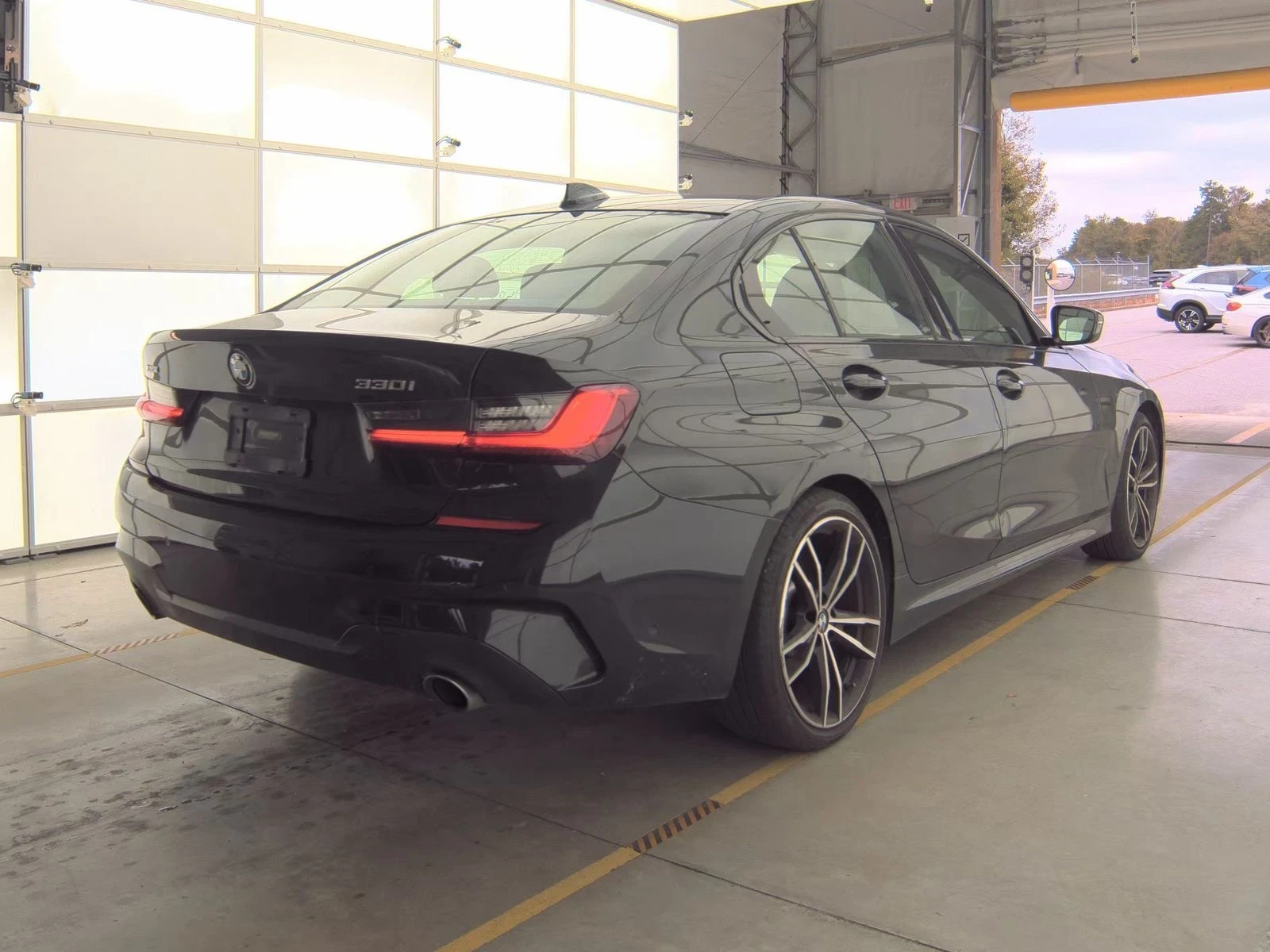 BMW 330 M-pkg* Xdrive* Пано* Подгрев - изображение 4