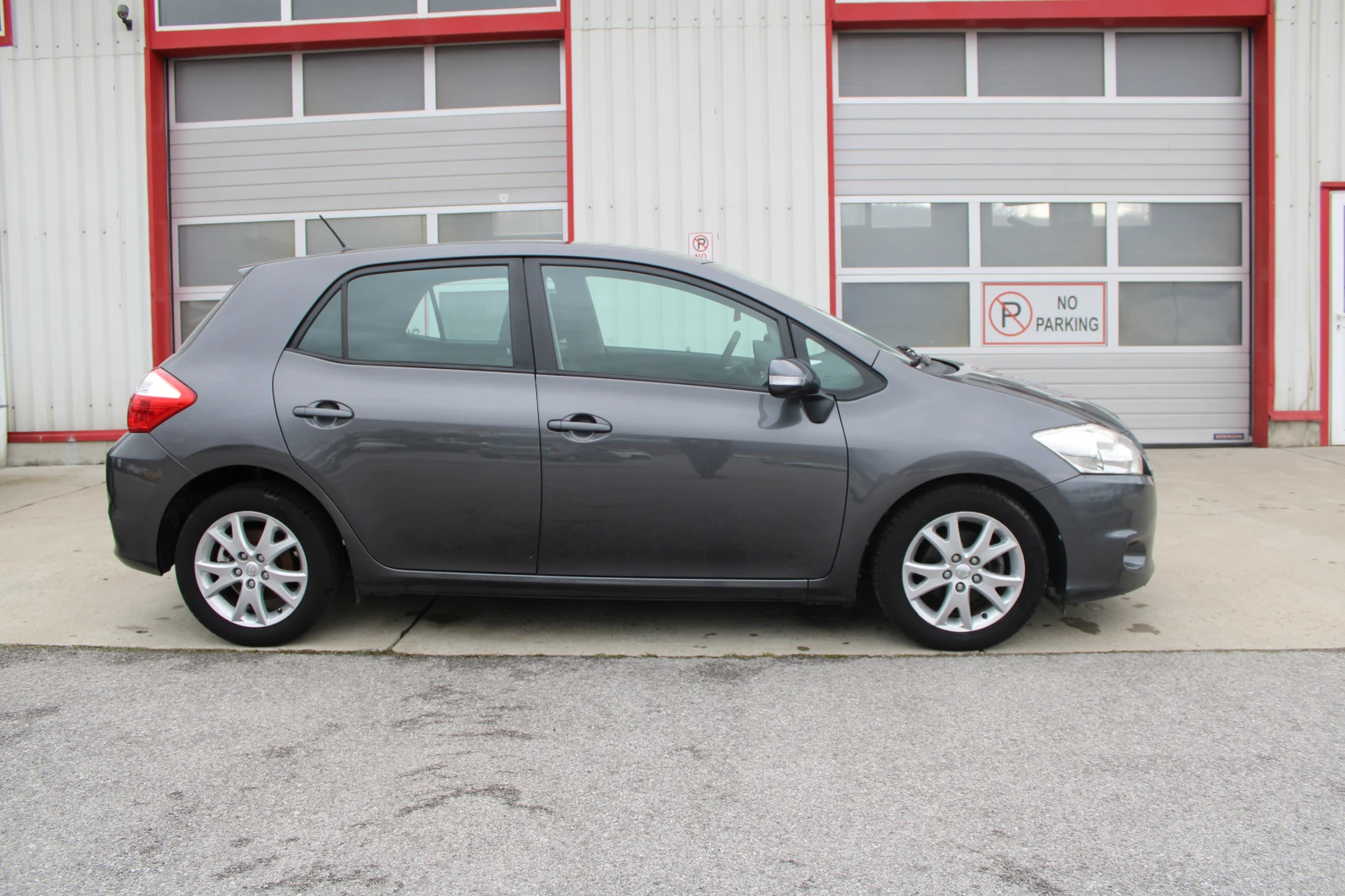 Toyota Auris 1.4 D4D АВТОМАТИК - изображение 4