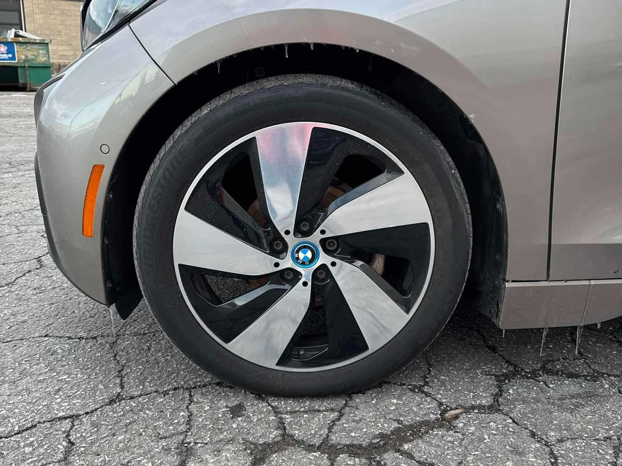 BMW i3 * 4dr HB * KEYLESS* ПОДГРЕВ* PANO*  - изображение 7