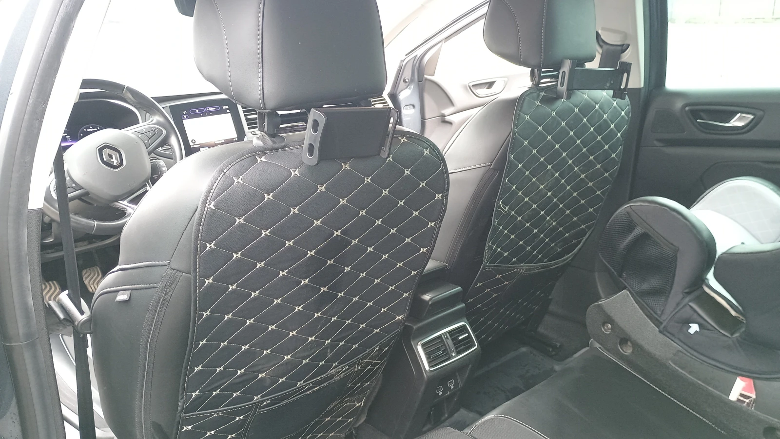 Renault Megane 1.3 tce, снимка 12 - Автомобили и джипове - 54015137