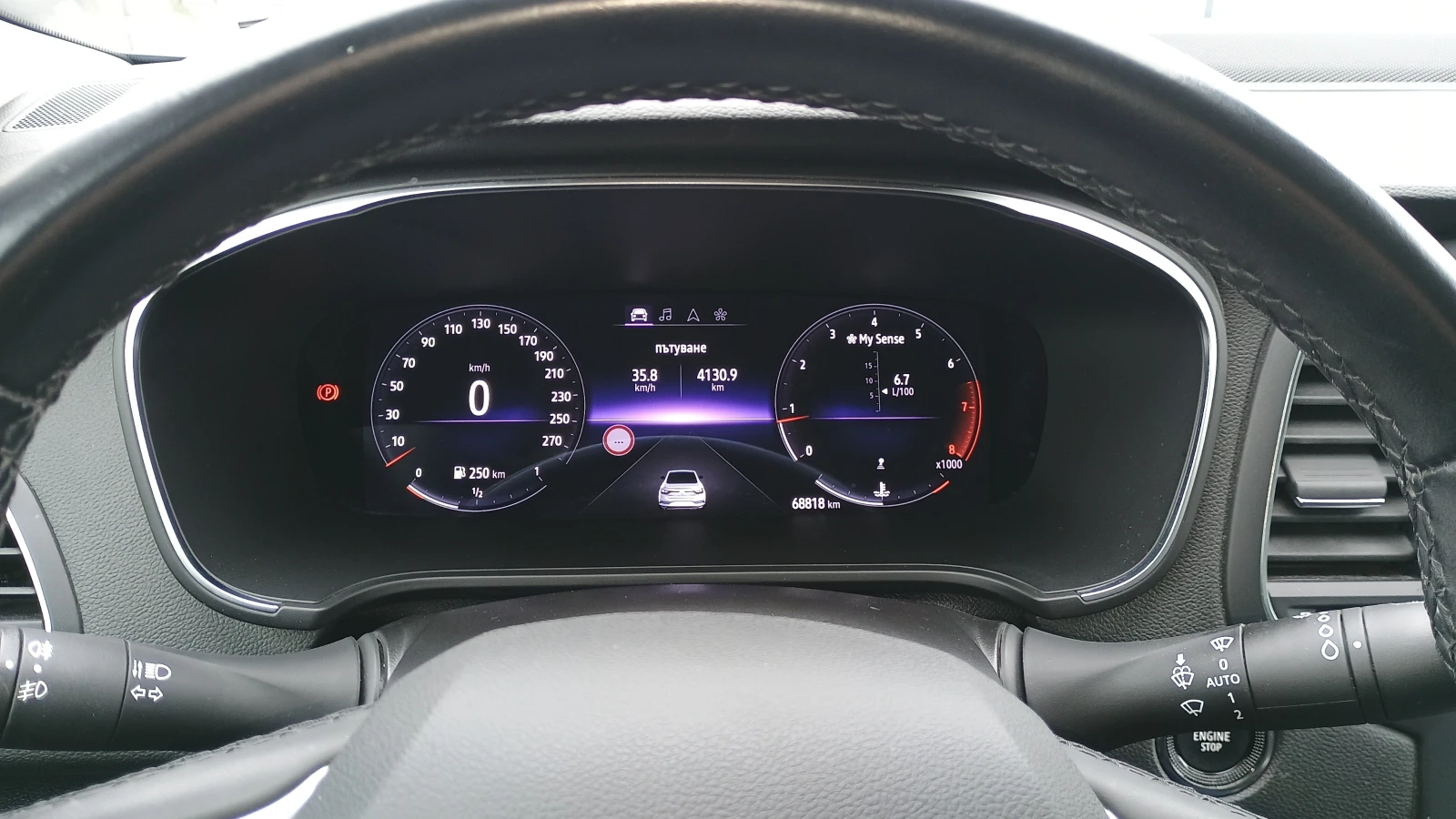 Renault Megane 1.3 tce, снимка 10 - Автомобили и джипове - 54015137