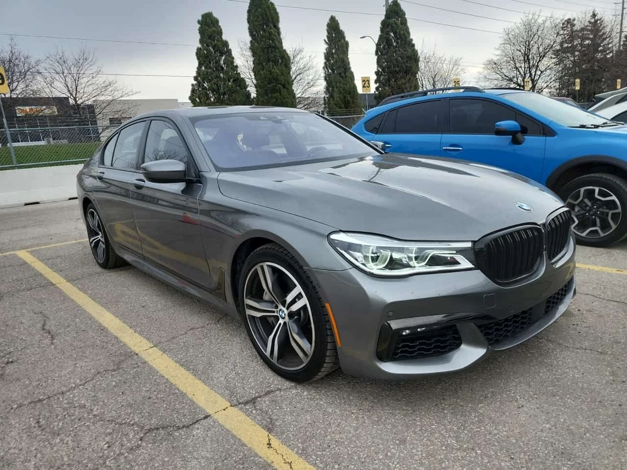 BMW 750 I XDRIVE| SWAROWSKI| HARMAN KARDON| MAСАЖИ| PANO, снимка 2 - Автомобили и джипове - 54171900