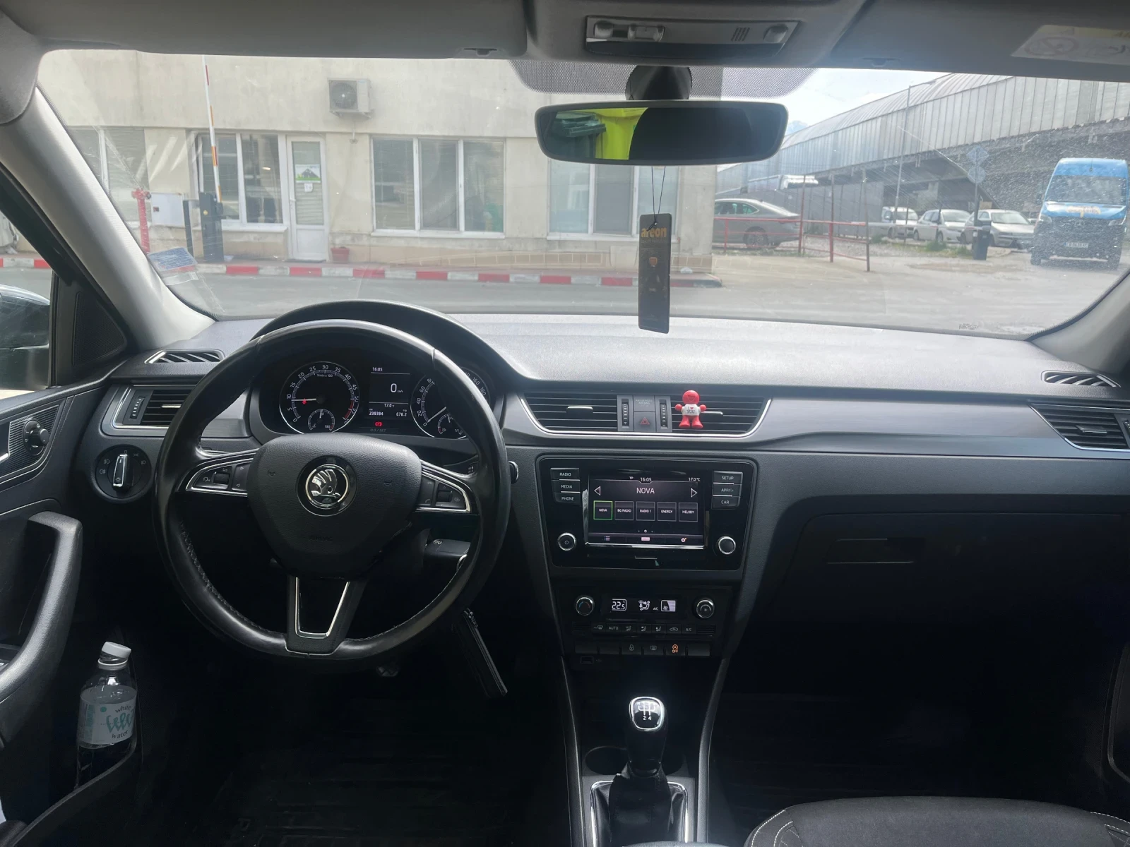 Skoda Rapid 1.6 TDI, снимка 6 - Автомобили и джипове - 54199045