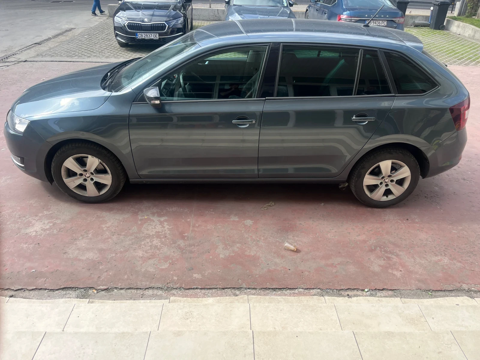 Skoda Rapid 1.6 TDI, снимка 4 - Автомобили и джипове - 54199045