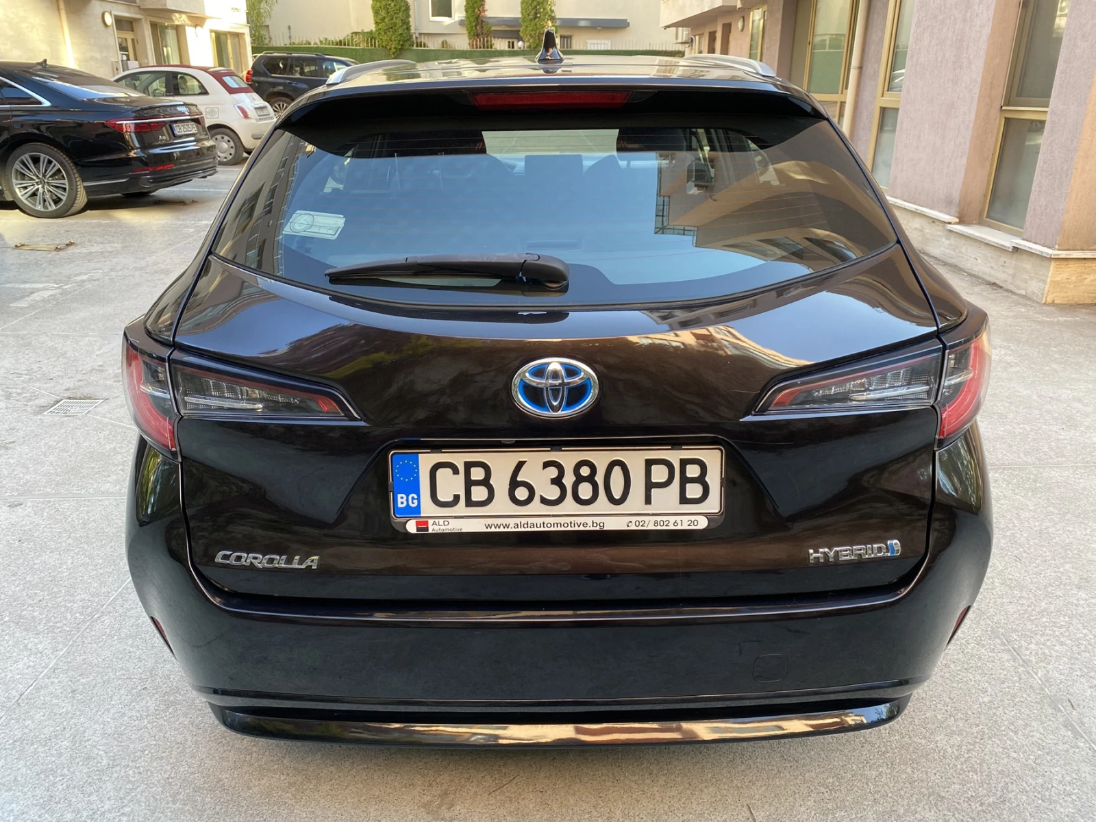 Toyota Corolla 1.8 HYBRID/ Българска в Гранция!, снимка 6 - Автомобили и джипове - 54335738