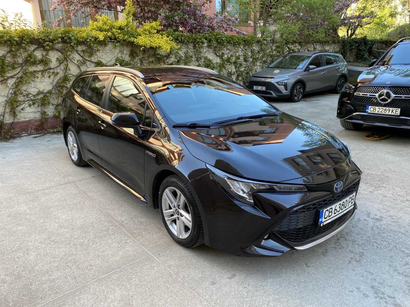 Toyota Corolla 1.8 HYBRID/ Българска в Гранция!, снимка 3 - Автомобили и джипове - 54335738