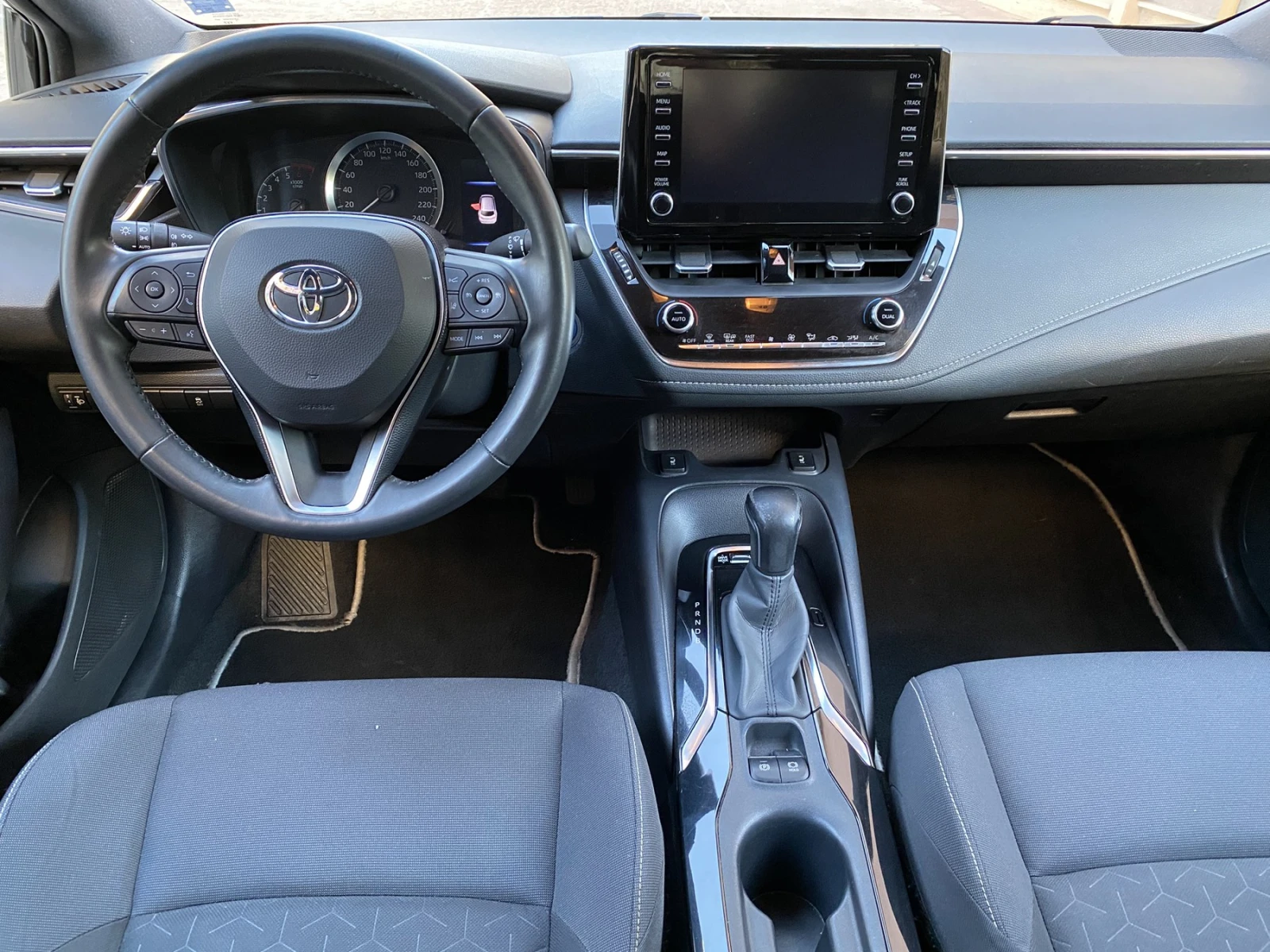 Toyota Corolla 1.8 HYBRID/ Българска в Гранция!, снимка 9 - Автомобили и джипове - 54335738