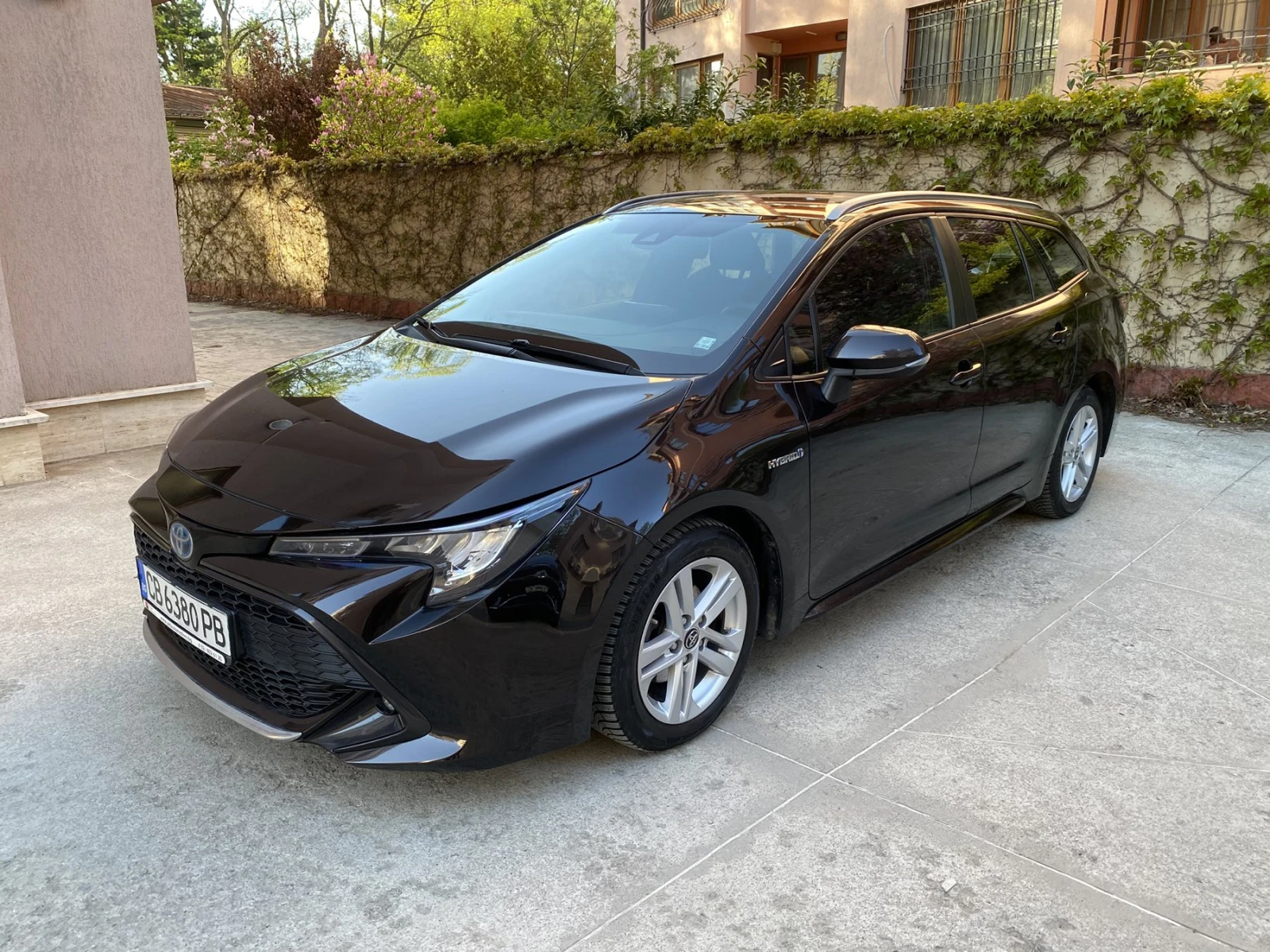 Toyota Corolla 1.8 HYBRID/ Българска в Гранция!