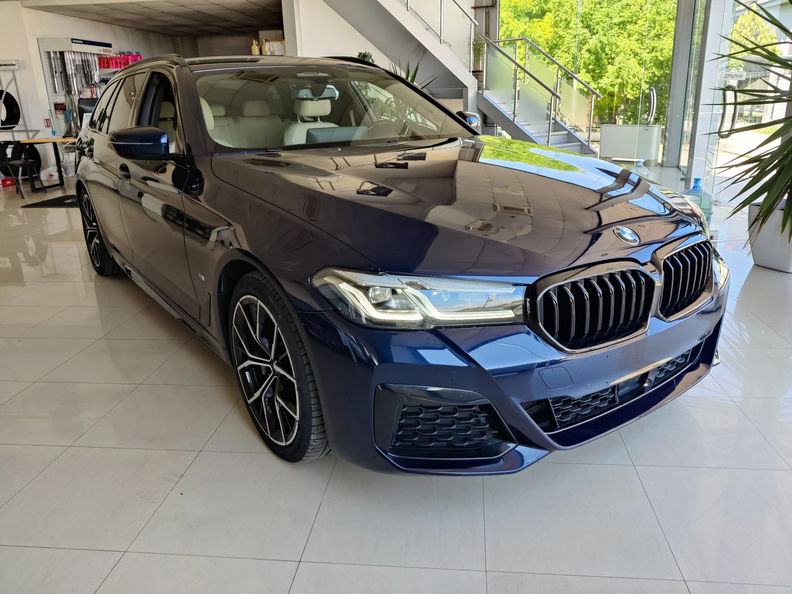 BMW 530 xDrive, снимка 2 - Автомобили и джипове - 54764025