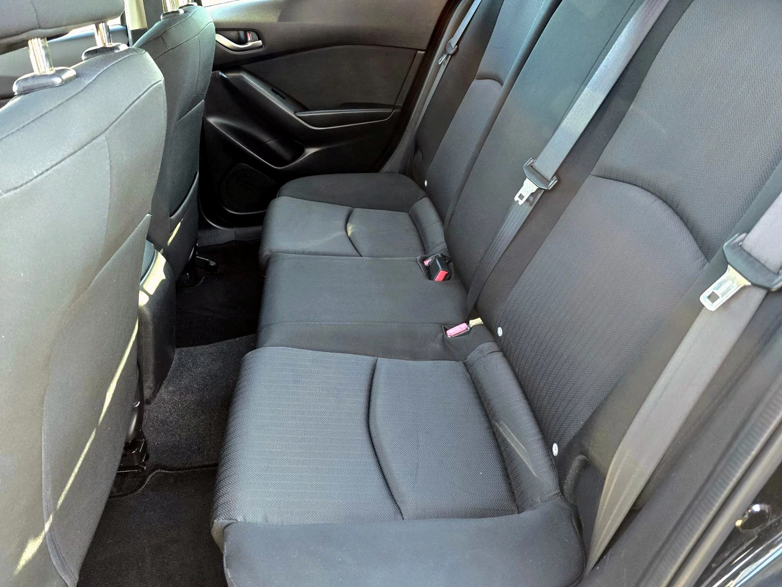 Mazda 3 ТОП СЪСТОЯНИЕ/1.5iSKYACTIV/НАВИГАЦИЯ, снимка 15 - Автомобили и джипове - 55260578