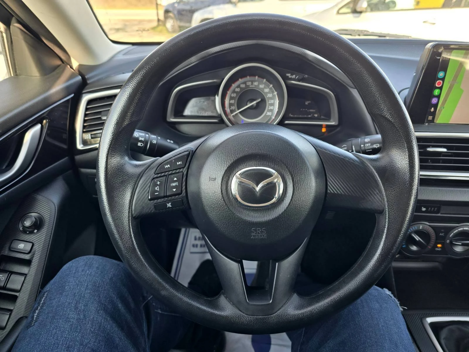 Mazda 3 ТОП СЪСТОЯНИЕ/1.5iSKYACTIV/НАВИГАЦИЯ, снимка 9 - Автомобили и джипове - 55260578