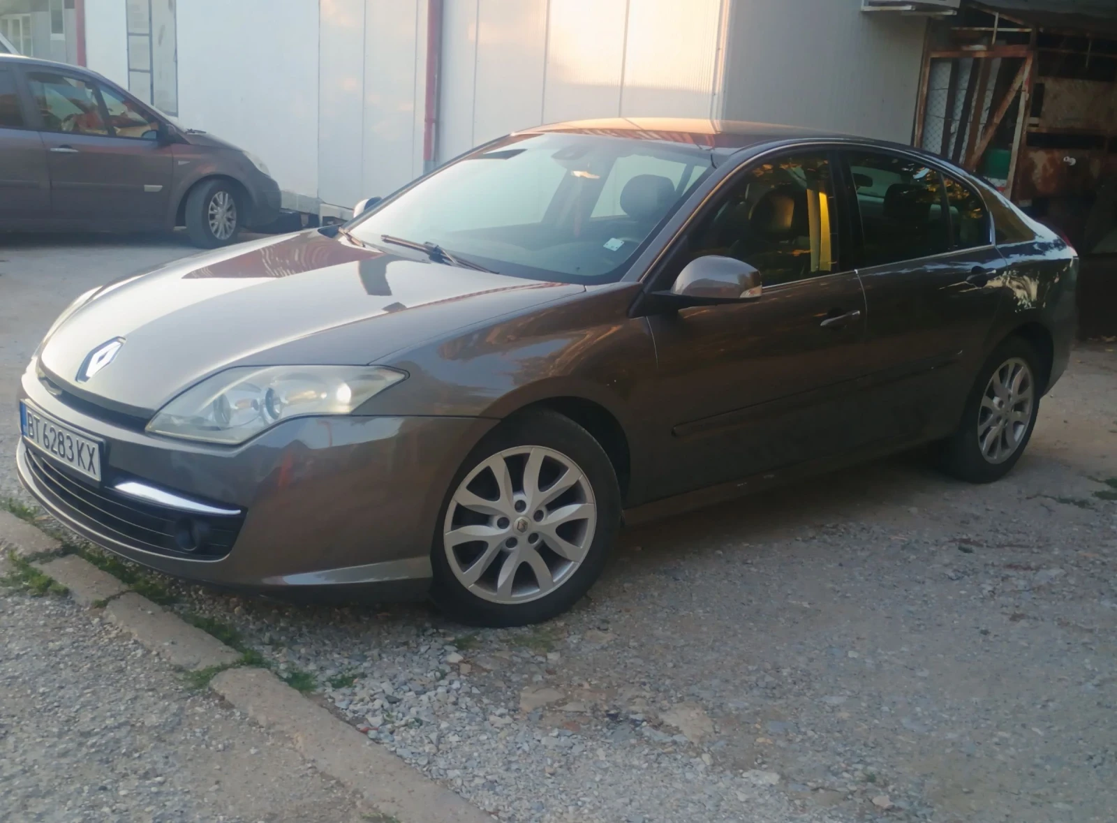 Renault Laguna 1.6 16V, снимка 2 - Автомобили и джипове - 55285827
