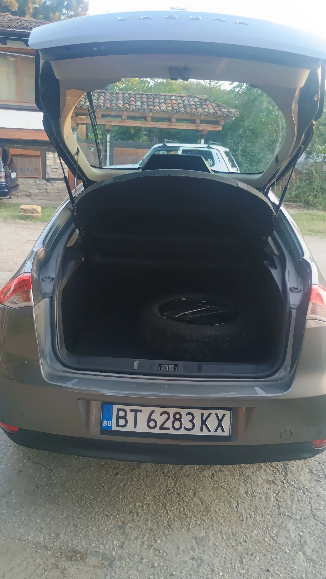 Renault Laguna 1.6 16V, снимка 9 - Автомобили и джипове - 55285827