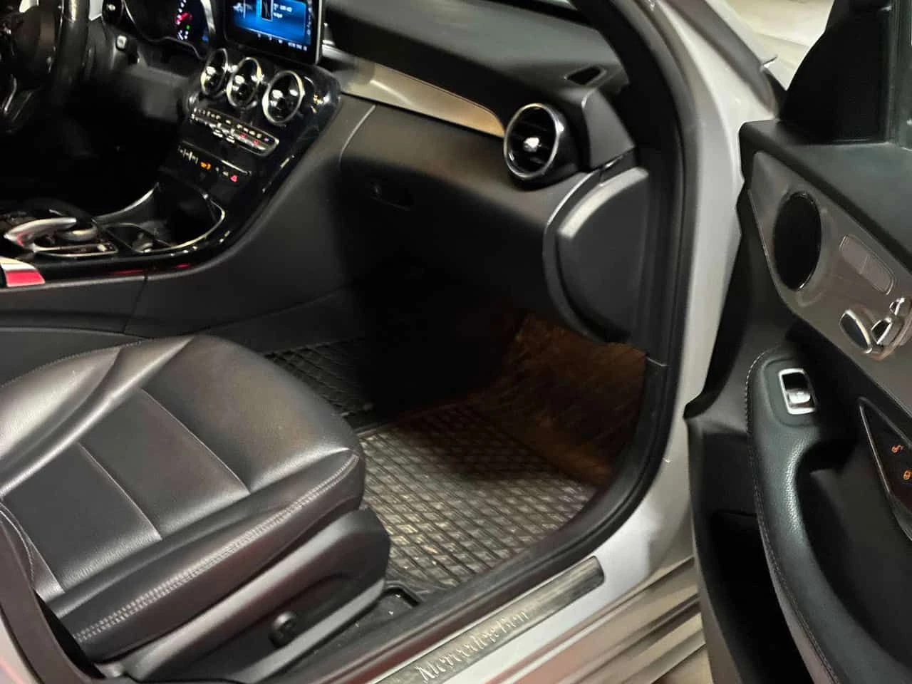 Mercedes-Benz C 300 * CARFAX * ОПЦИЯ ЗА ФИНАНСИРАНЕ , снимка 14 - Автомобили и джипове - 55303495