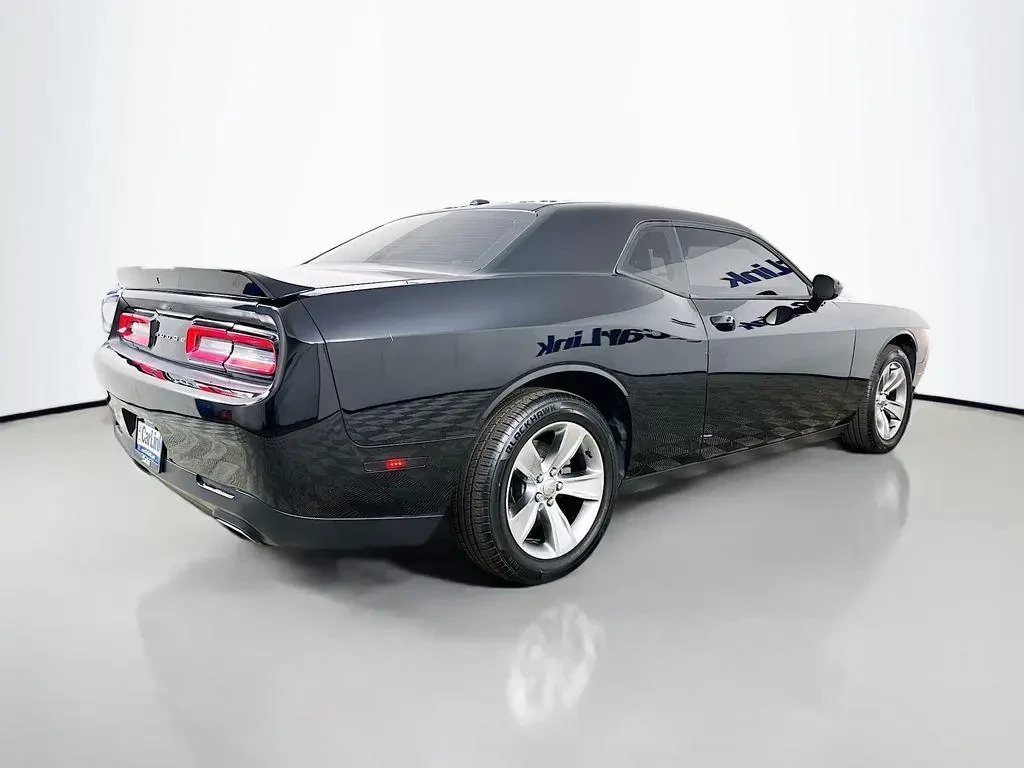 Dodge Challenger SXT, снимка 6 - Автомобили и джипове - 55510323