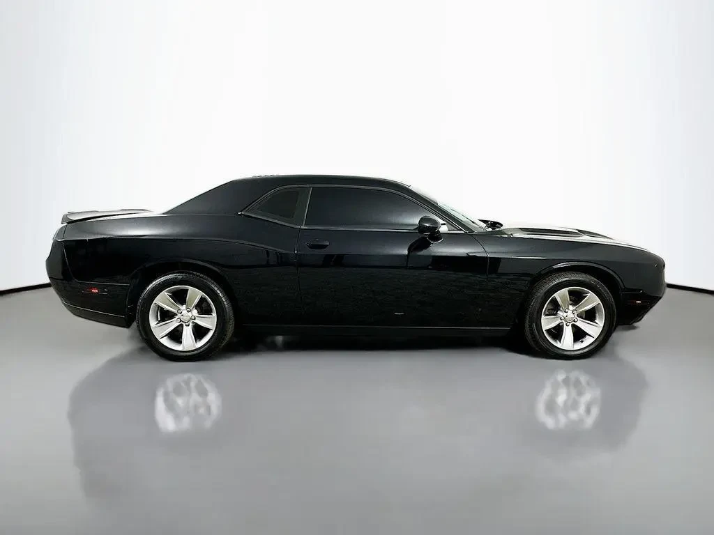 Dodge Challenger SXT, снимка 7 - Автомобили и джипове - 55510323