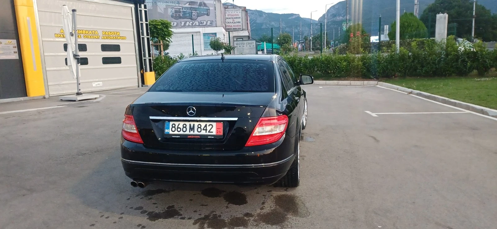 Mercedes-Benz C 220 Лек, снимка 9 - Автомобили и джипове - 56231087