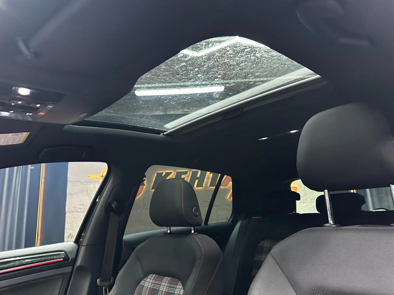 VW Golf 2.0i 220 к.с. , снимка 8 - Автомобили и джипове - 56566654