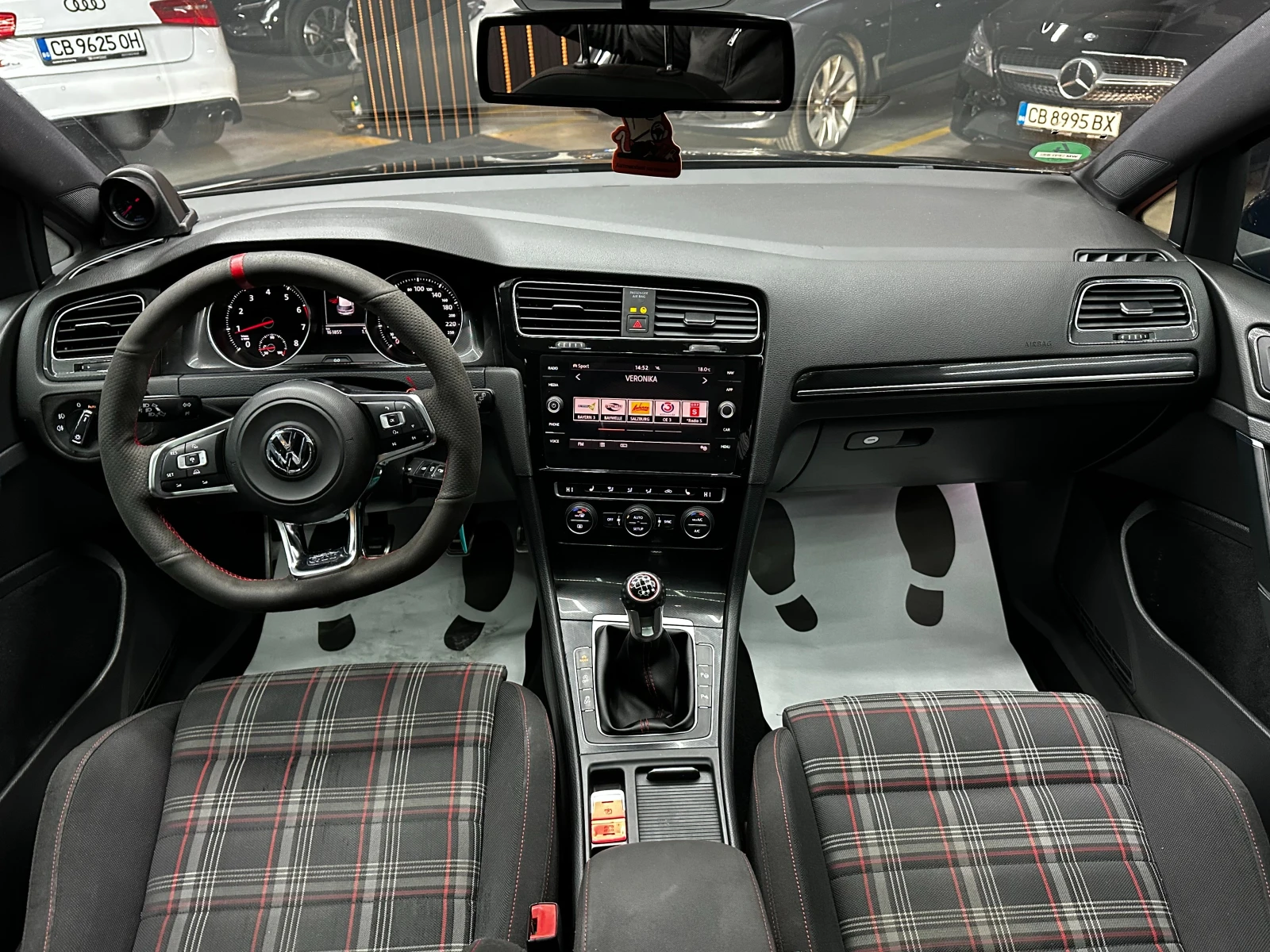 VW Golf 2.0i 220 к.с. , снимка 10 - Автомобили и джипове - 56566654
