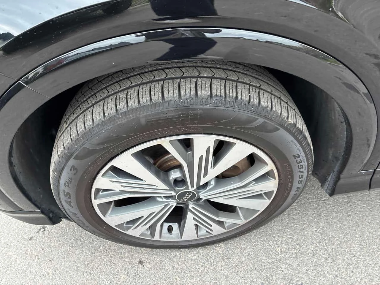 Audi Q4 E - TRON * 55 quattro * АВТОКРЕДИТ* , снимка 7 - Автомобили и джипове - 56650600