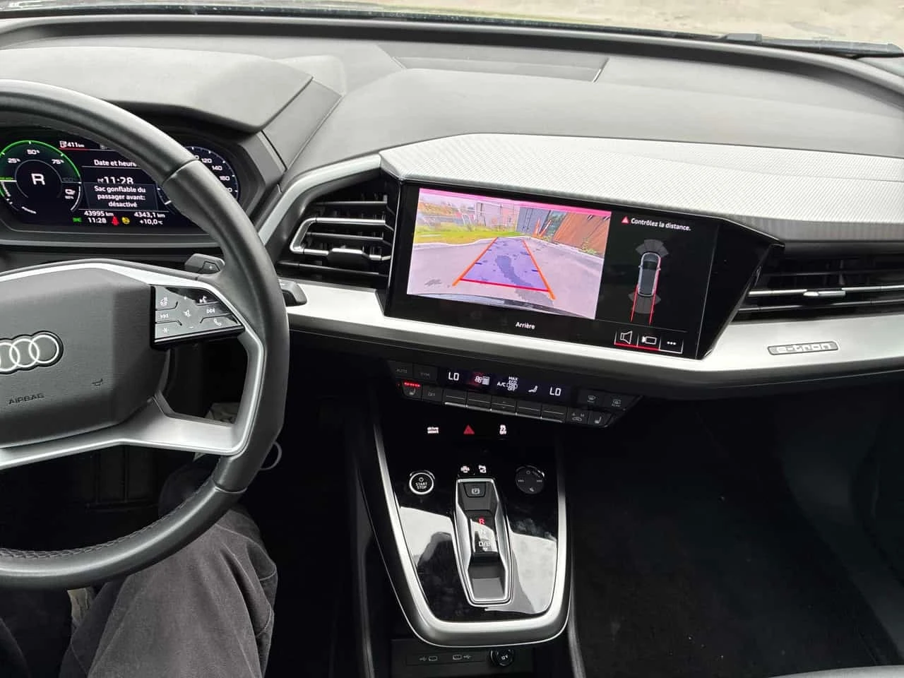 Audi Q4 E - TRON * 55 quattro * АВТОКРЕДИТ* , снимка 9 - Автомобили и джипове - 56650600